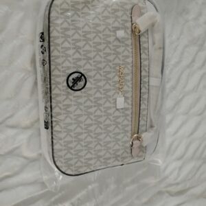 Michael Kors Vanilla and Powder Blush Jet Set Crossbody